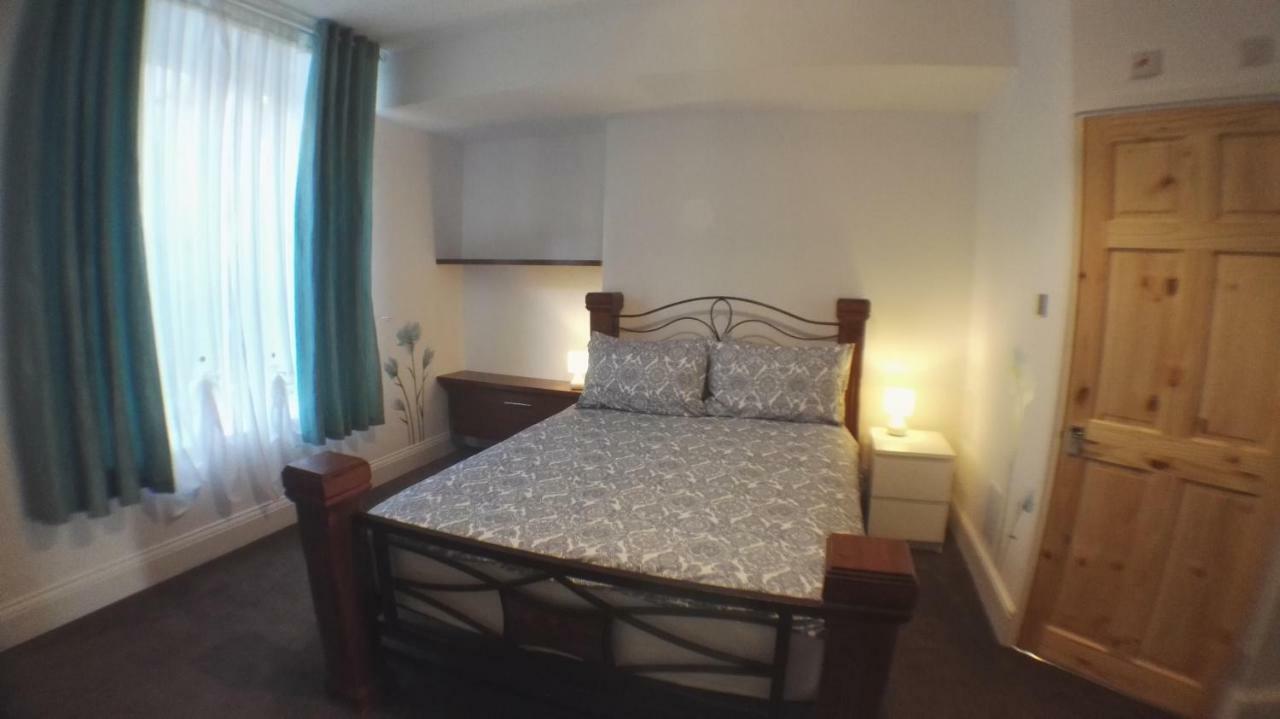 Large Garden Flat Near Marine Lake Weston-super-Mare Bagian luar foto