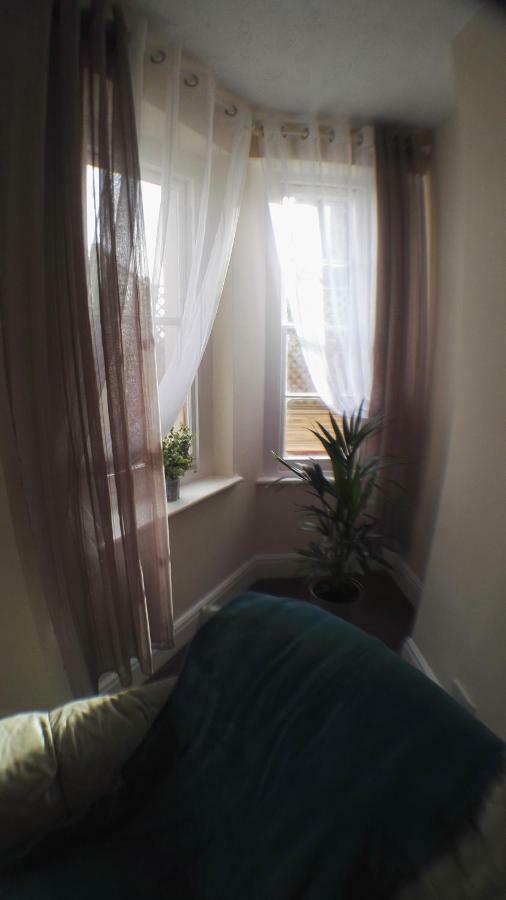 Large Garden Flat Near Marine Lake Weston-super-Mare Bagian luar foto