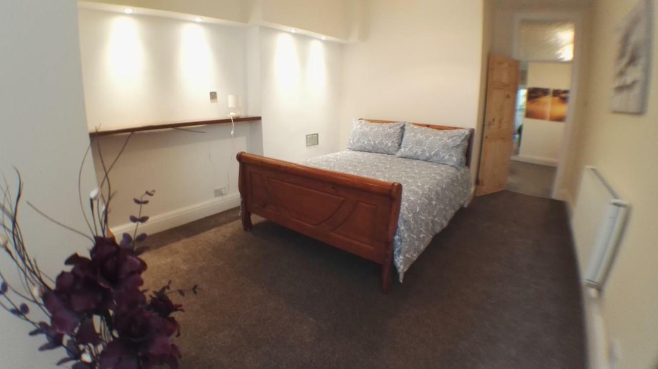 Large Garden Flat Near Marine Lake Weston-super-Mare Bagian luar foto